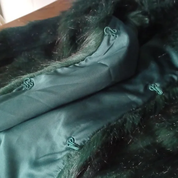 Jessica Simpson  fuzzy  vest - Picture 11 of 12